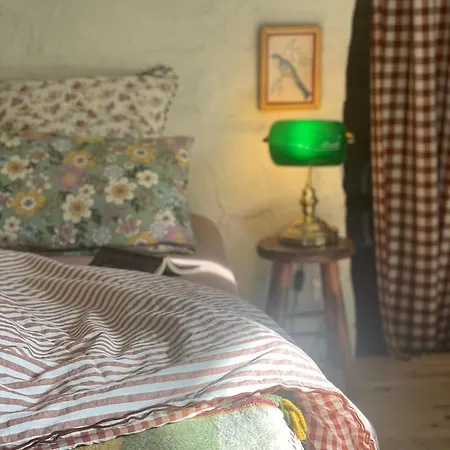 Habitacion Con Cocina De Verano Jardin Y Entrada Privada 民宿